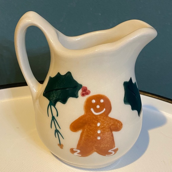 HARTSTONE Christmas Traditions Holiday Restaurantware Creamer - Picture 2 of 8